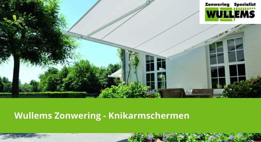 Op deze foto is een impressie te zien van een knikarmscherm aan de gevel van een huis.